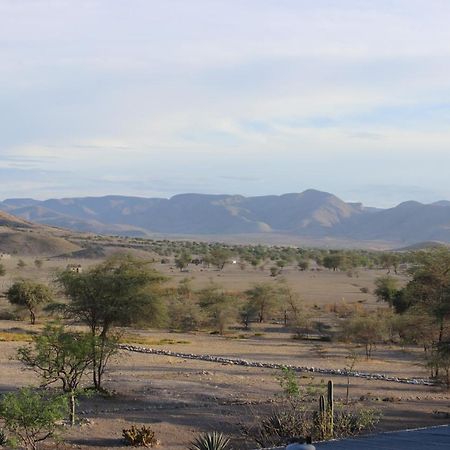 Fort Sesfontein Lodge & Safaris ภายนอก รูปภาพ
