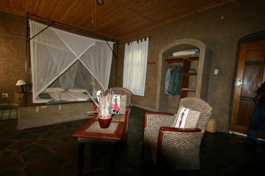Fort Sesfontein Lodge & Safaris ภายนอก รูปภาพ