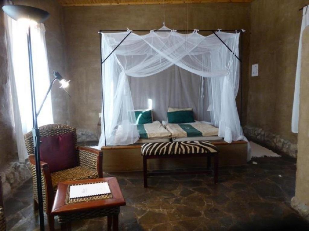 Fort Sesfontein Lodge & Safaris ภายนอก รูปภาพ