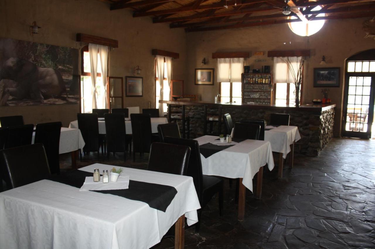 Fort Sesfontein Lodge & Safaris ภายนอก รูปภาพ