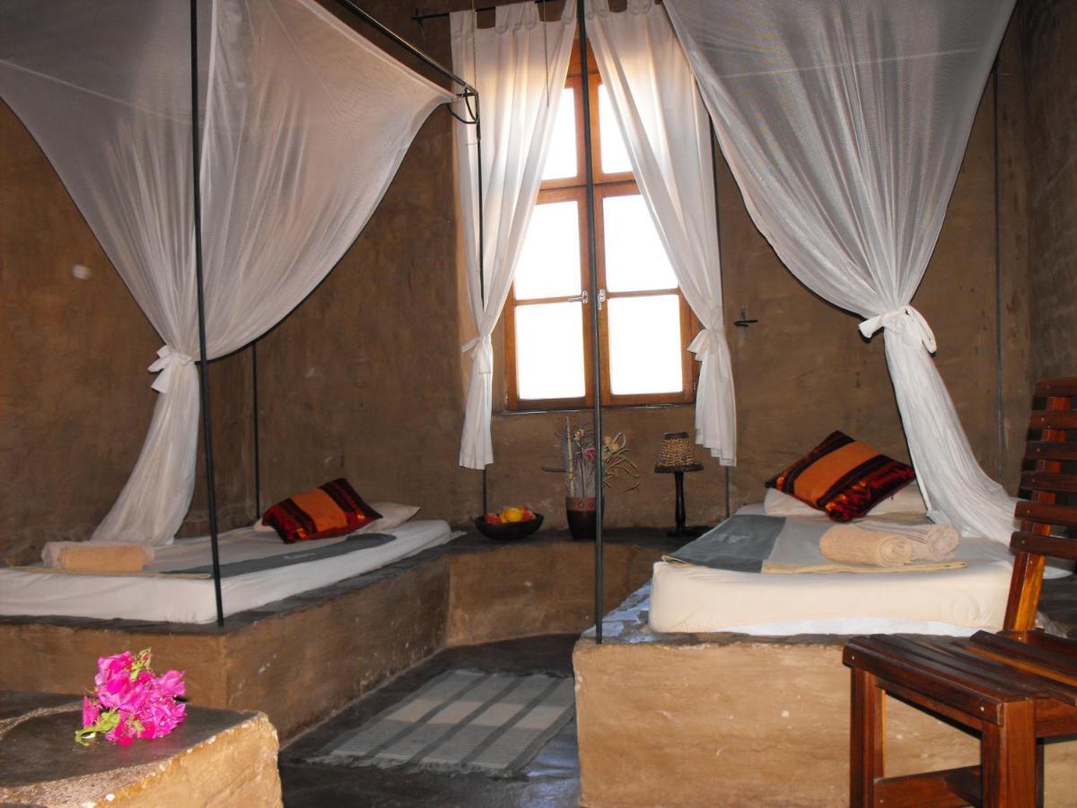 Fort Sesfontein Lodge & Safaris ภายนอก รูปภาพ
